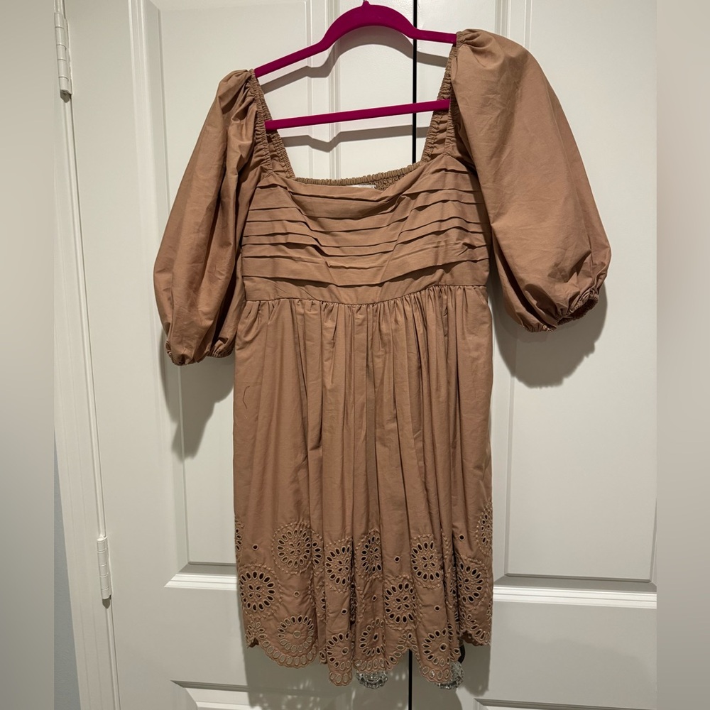Abercrombie Khaki eyelet dress size “M”